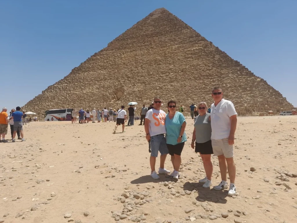 Hurghada Pyramiden Entfernung – Bus oder Flug nach Kairo?